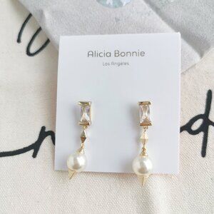 Alicia Bonnie Earrings - Lunar Sheen - Pearl Gold